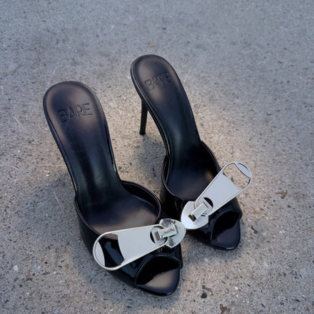 Unveil - Patent Black